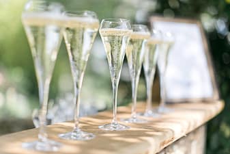 Glasses,Of,Champagne,For,An,Outdoor,Party,,Reception,Or,Wedding